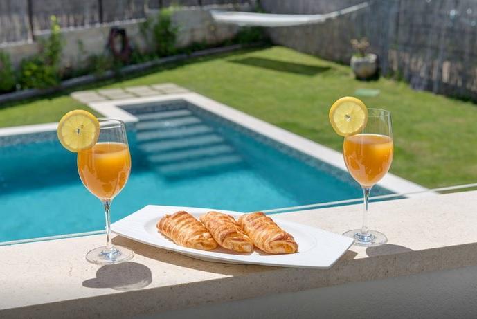 Luxury Apartment With Private Heated Pool Шибеник Екстер'єр фото