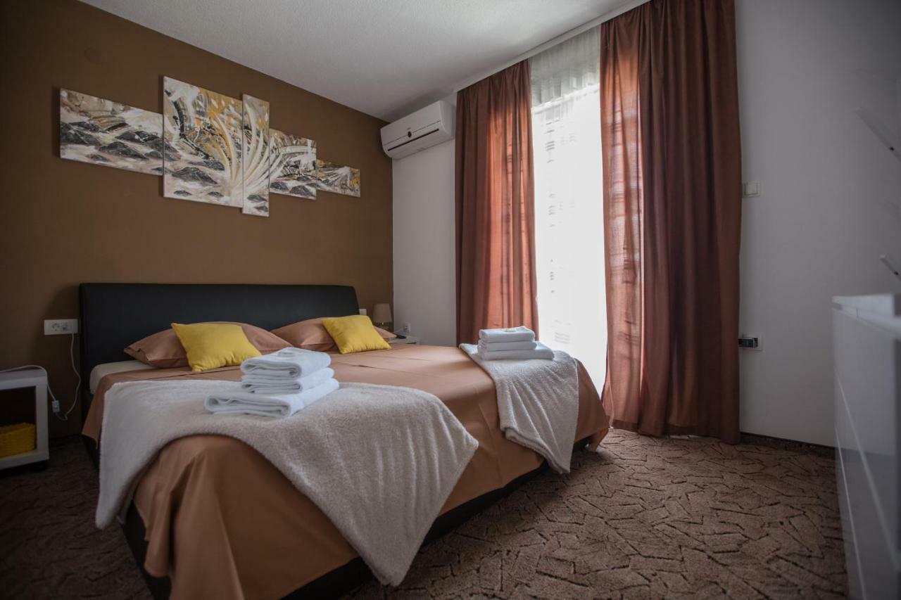 Luxury Apartment With Private Heated Pool Шибеник Екстер'єр фото